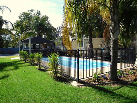 Narrabri Motel And Caravan Park - Holiday Great Ocean Road 0