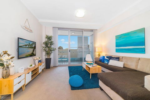 Near Airport & Train Station Stylish Two-Story Apartment - Holiday Great Ocean Road 0