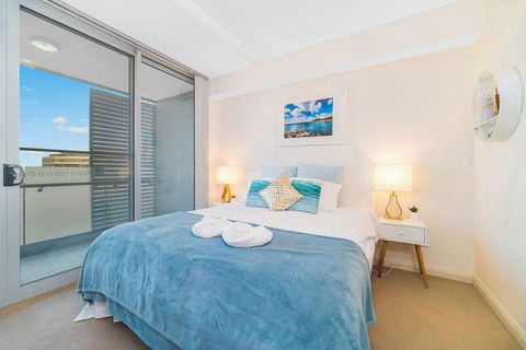 Near Airport & Train Station Stylish Two-Story Apartment - Holiday Great Ocean Road 3