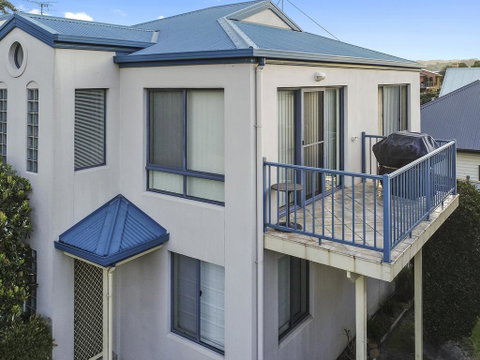 NELSON COVE 2 - Townhouse A Short Walk To Town - Holiday Great Ocean Road 2
