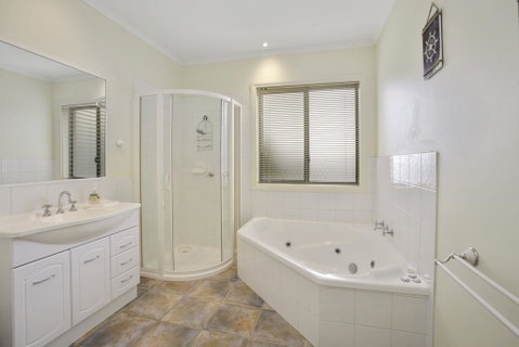 NELSON COVE 2 - Townhouse A Short Walk To Town - Holiday Great Ocean Road 3