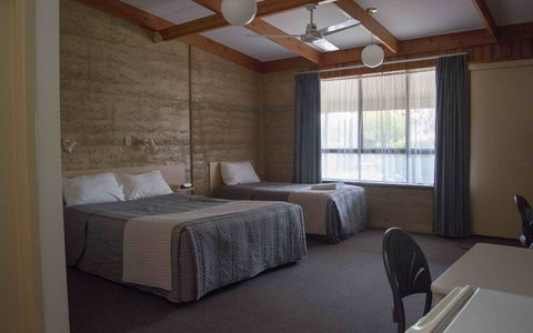 Hopetoun Motel & Chalet Village - Holiday Great Ocean Road 2