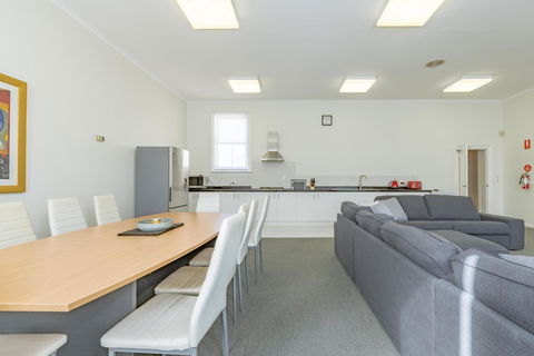 4 Bedroom House - Hobart CBD - Free Parking - Free WIFI - Holiday Great Ocean Road 16