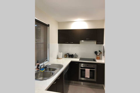 Norwood Townhouse, City Fringe - Holiday Great Ocean Road 1