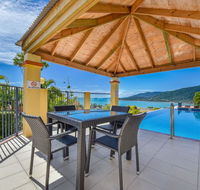 Ocean Views Galore - Airlie Beach - Holiday Great Ocean Road