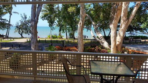 On Palm Cove Beachfront Apartments - Holiday Great Ocean Road 1