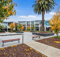 Quality Hotel Taylors Lakes - Holiday Great Ocean Road