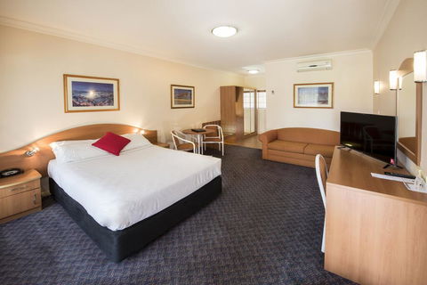 Quality Inn Penrith Sydney - Holiday Great Ocean Road 2