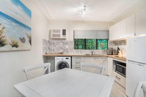 Rare! Modern Unit With Private Fenced Garden Close To The Beach PC5 - Holiday Great Ocean Road 0