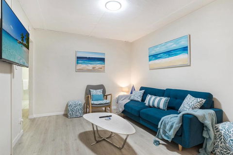Rare! Modern Unit With Private Fenced Garden Close To The Beach PC5 - Holiday Great Ocean Road 3