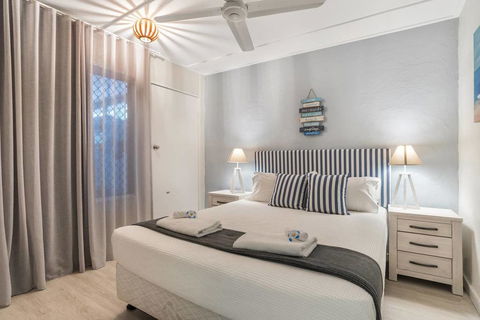 Rare! Modern Unit With Private Fenced Garden Close To The Beach PC5 - Holiday Great Ocean Road 1