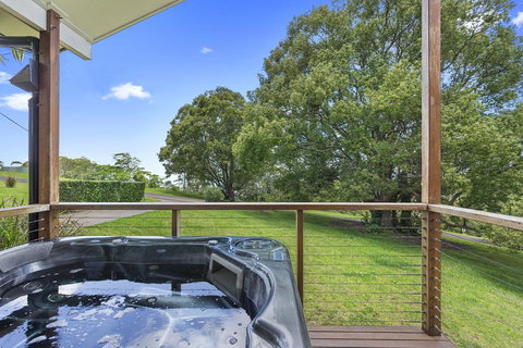 Ravensbourne Escape- Rose Alyce - Holiday Great Ocean Road 1