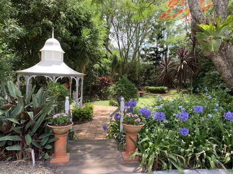 REED HOUSE At Maleny-The White Pavilion - Holiday Great Ocean Road 1