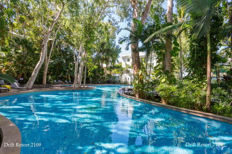 Relax In Palm Cove - Holiday Great Ocean Road 0