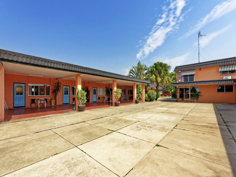 Riviera Motel Bundaberg - Holiday Great Ocean Road 1