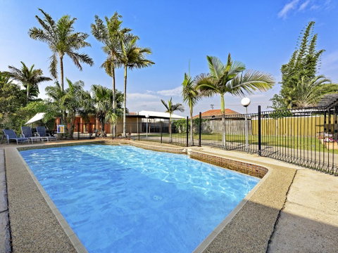 Riviera Motel Bundaberg - Holiday Great Ocean Road 0