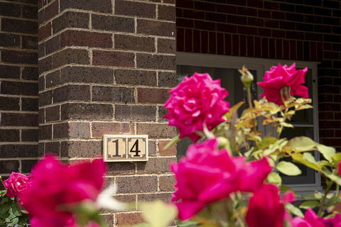 Rose Cottage - Charming Double Brick - Near Cook Park & CBD - Holiday Great Ocean Road 0