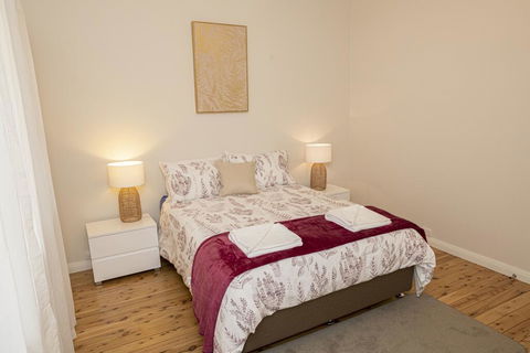 Rose Cottage - Charming Double Brick - Near Cook Park & CBD - Holiday Great Ocean Road 3