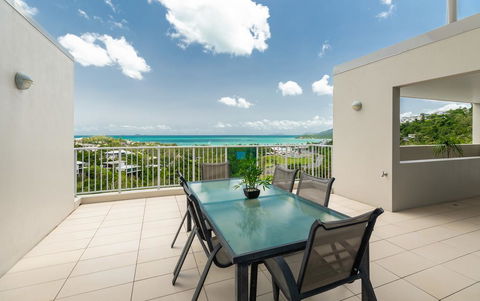 Sea Forever On Azure Seas - Airlie Beach - Holiday Great Ocean Road 2