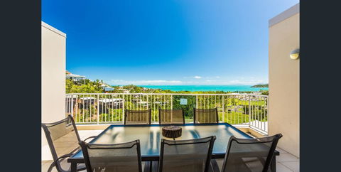 Sea Forever On Azure Seas - Airlie Beach - Holiday Great Ocean Road 0