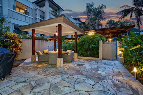 Sea Temple Palm Cove Courtyard Villa 120 - Holiday Great Ocean Road 0