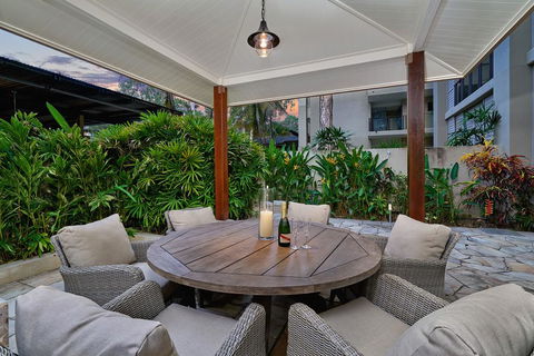 Sea Temple Palm Cove Courtyard Villa 120 - Holiday Great Ocean Road 2