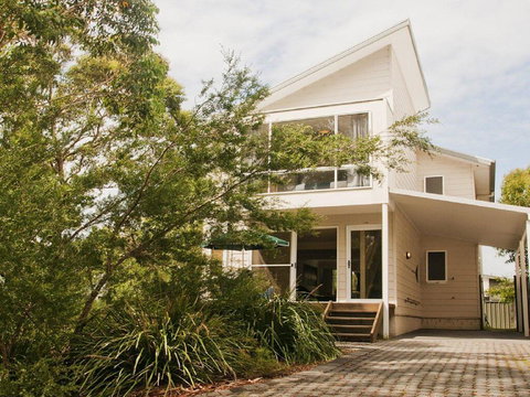 Sea Whispers - A Real Native Outlook - Holiday Great Ocean Road 0