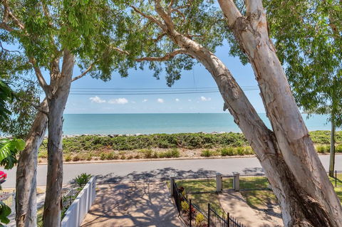 Seascape Luxury Beachfront House - Holiday Great Ocean Road 2