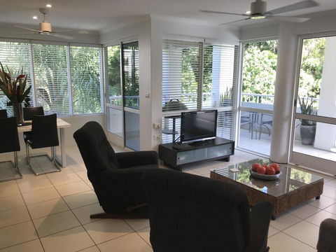 Secluded Tropical Apartment - Holiday Great Ocean Road 2