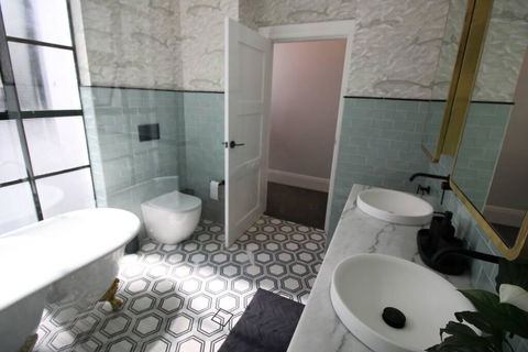 Sinjin: Unique Luxury 6 Bed House In Sydney City - Holiday Great Ocean Road 0