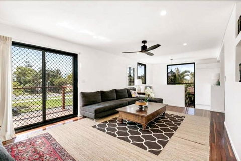 Spacious 2 Bedroom Townhouse In Southport - Holiday Great Ocean Road 0