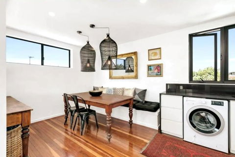 Spacious 2 Bedroom Townhouse In Southport - Holiday Great Ocean Road 2