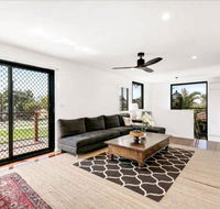 Spacious 2 Bedroom Townhouse In Southport - Holiday Great Ocean Road