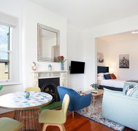 Spacious Studio With Balcony in Inner-City Glebe - Holiday Great Ocean Road
