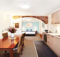 Spacious Studio With Courtyard and Extra Beds - Holiday Great Ocean Road