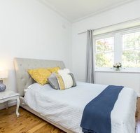 Stay at Meurant Wagga - Holiday Great Ocean Road