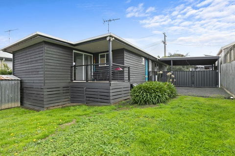 Strathmore Beach House 67 - Holiday Great Ocean Road 0