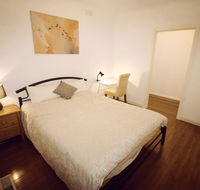 Sunny House - Melbourne Airport Home - Holiday Great Ocean Road