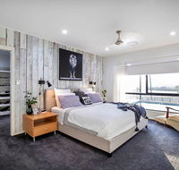 Sunset Penthouse Couples Retreat close to Airlie Beach Champagne on arrival - Holiday Great Ocean Road
