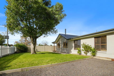 THE ASHMAN HOUSE - Modern And Close To Town - Holiday Great Ocean Road 3