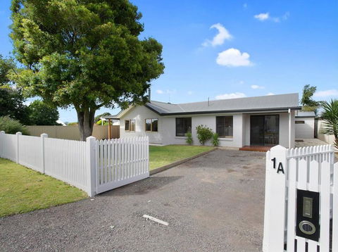THE ASHMAN HOUSE - Modern And Close To Town - Holiday Great Ocean Road 0