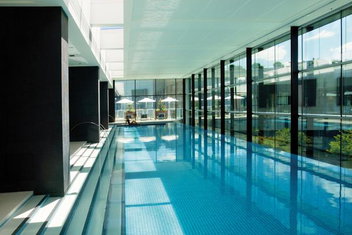 Crown Promenade Melbourne with Holiday Great Ocean Road