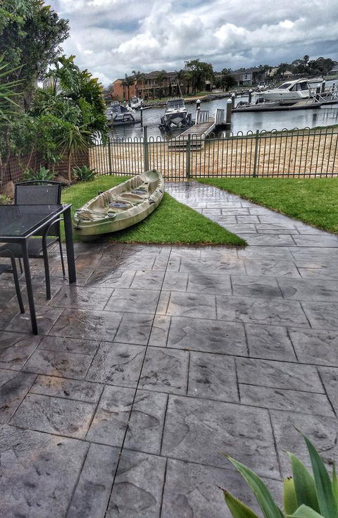 Waterfront Retreat - Holiday Great Ocean Road 10