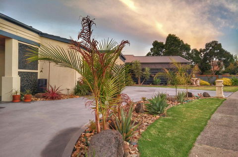 Waterfront Retreat - Holiday Great Ocean Road 7