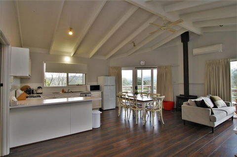 Hamptons In Healesville - Holiday Great Ocean Road 3