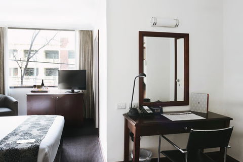 Crowne Plaza Melbourne Carlton, An IHG Hotel - Holiday Great Ocean Road 3