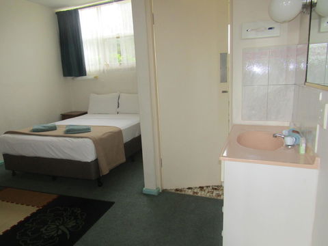 Twin City Motor Inn - Holiday Great Ocean Road 14