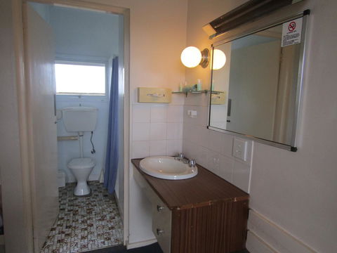Twin City Motor Inn - Holiday Great Ocean Road 13