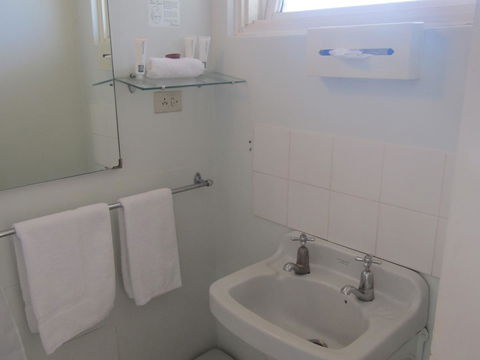 Twin City Motor Inn - Holiday Great Ocean Road 28