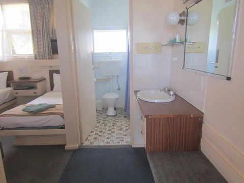 Twin City Motor Inn - Holiday Great Ocean Road 15